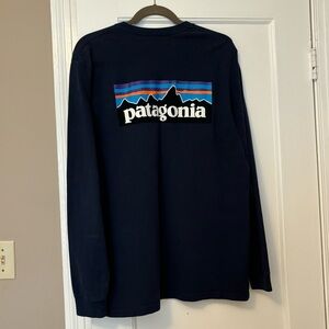 Patagonia classic logo, long-sleeve t-shirt, navy blue size M